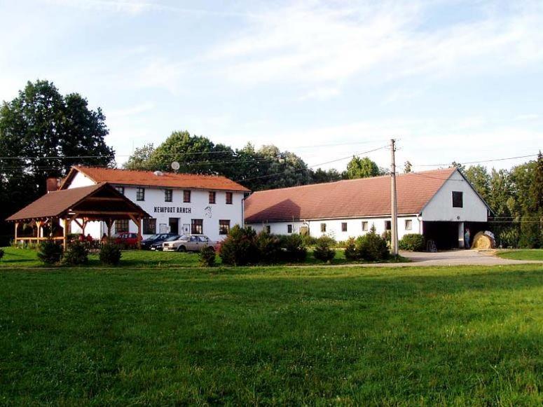 Staj Newport Hotel Dolni Domaslavice ภายนอก รูปภาพ