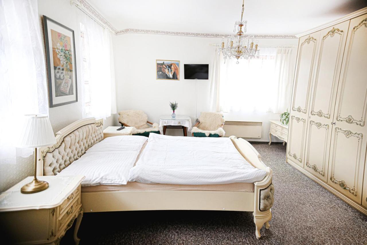 Staj Newport Hotel Dolni Domaslavice ภายนอก รูปภาพ